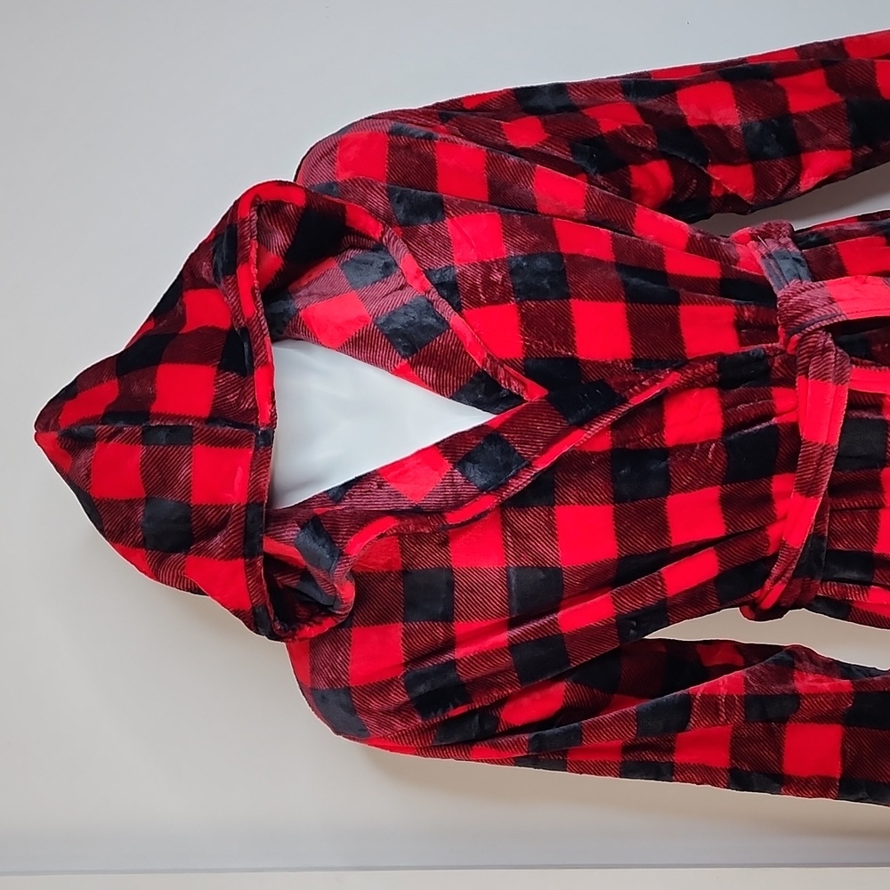 NIGHT ZONE SUPER SOFT ROBE, ONE SIZE FITS ALL, RED & BLACK PLAD, SUPER SOFT